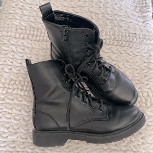 3/$30 ✨ TIME AND TRU Combat boots